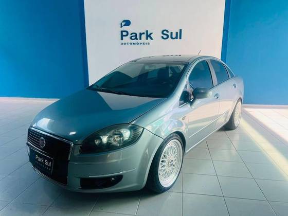 FIAT LINEA 1.8 LX 16V FLEX 4P AUTOMATIZADO FIAT LINEA 1.8 LX 16V FLEX 4P AUTOMATIZADO